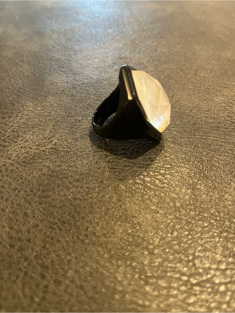 Ippolita Mother-of-Pearl Quartz & Resin Ring - Picture 4 of 11